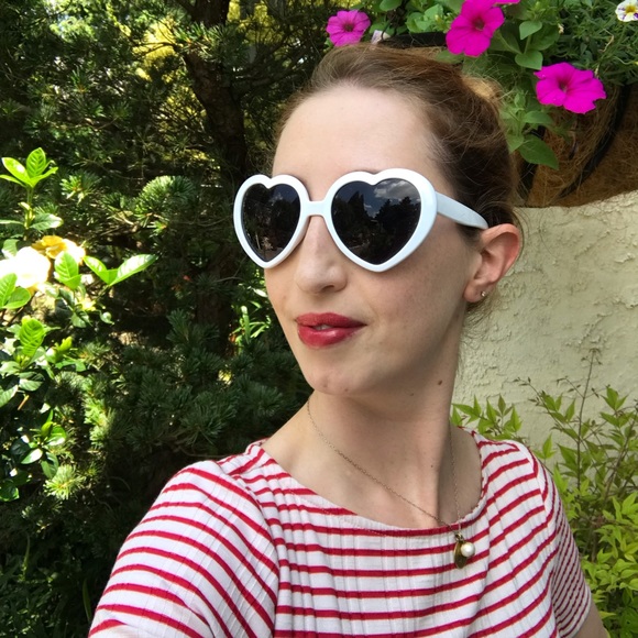 Meet your Posher, Ruth - Picture 1 of 1